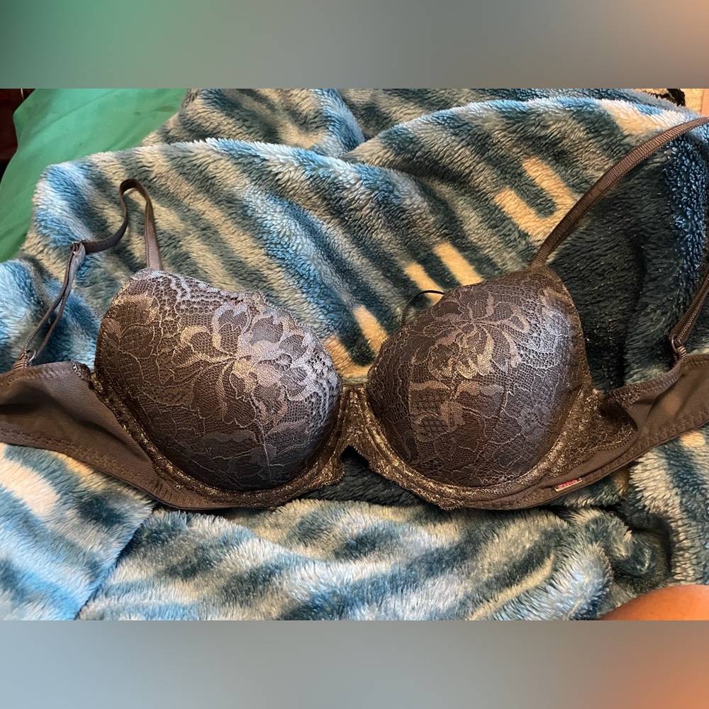 Victoria’s Secret Pink bra